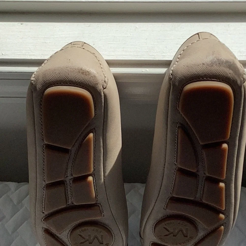 Michael Kors Beige Leather Loafers with Silver Logo - Picture 3 of 5